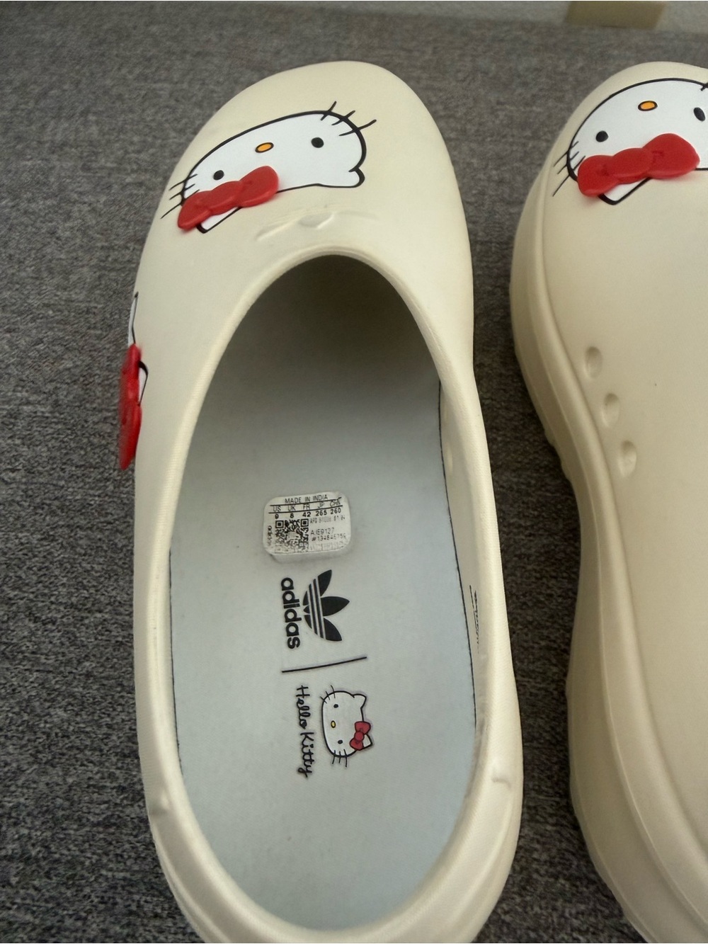 Adidas x Hello Kitty Clogs - Picture 5 of 10